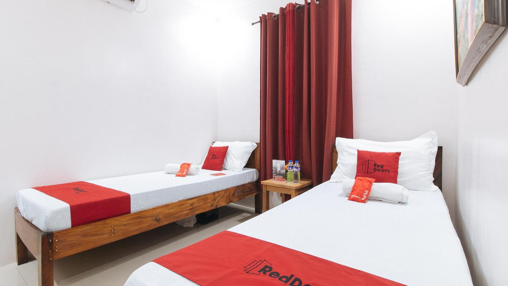 Reddoorz Plus @ Jollydays Hotel Nueva Ecija San Jose  Dış mekan fotoğraf