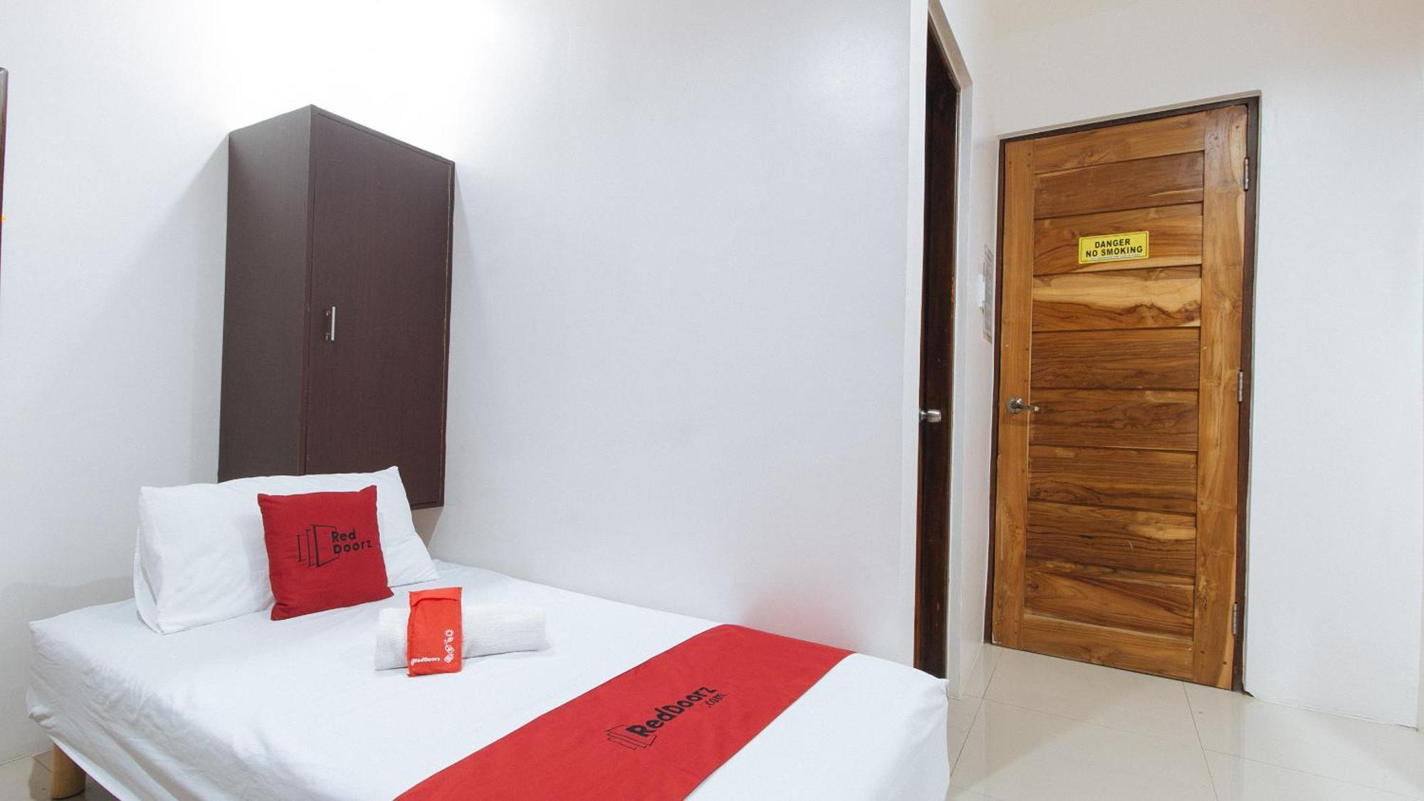 Reddoorz Plus @ Jollydays Hotel Nueva Ecija San Jose  Dış mekan fotoğraf