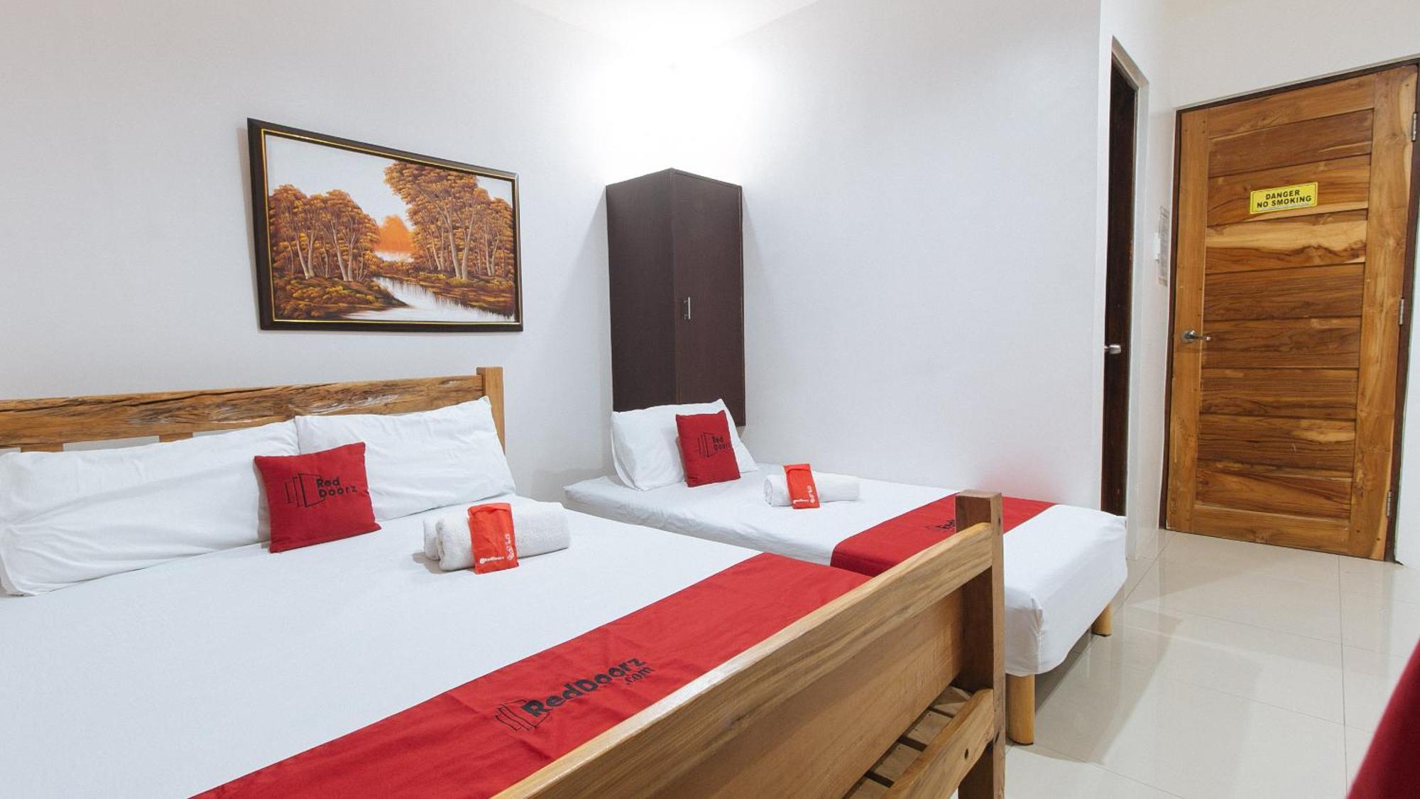 Reddoorz Plus @ Jollydays Hotel Nueva Ecija San Jose  Dış mekan fotoğraf